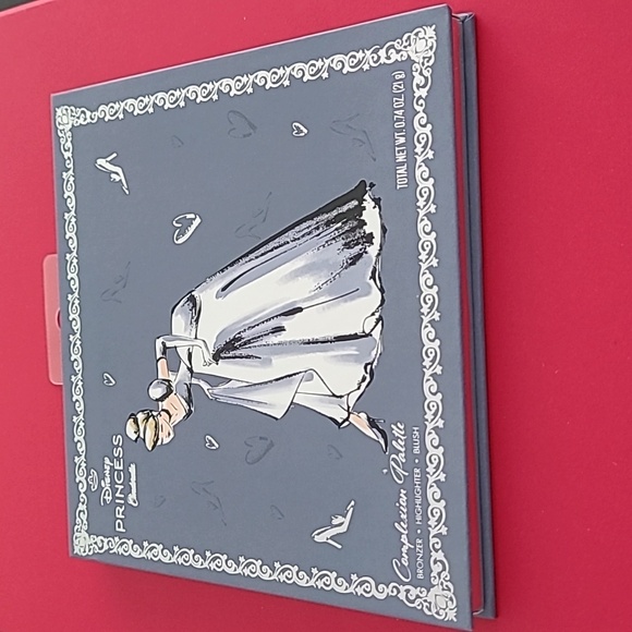 Disney Princess Cinderella Complexion Palette Bronzer Highlighter Blush 6 Shades - Picture 6 of 10